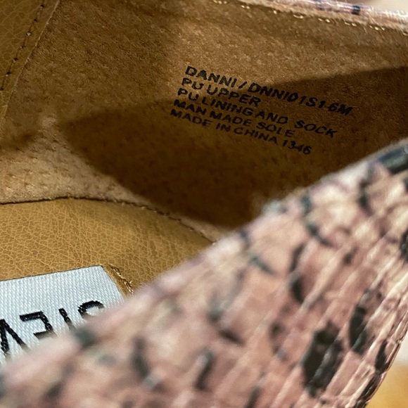 Steve Madden Snakeskin Flats - Picture 7 of 8